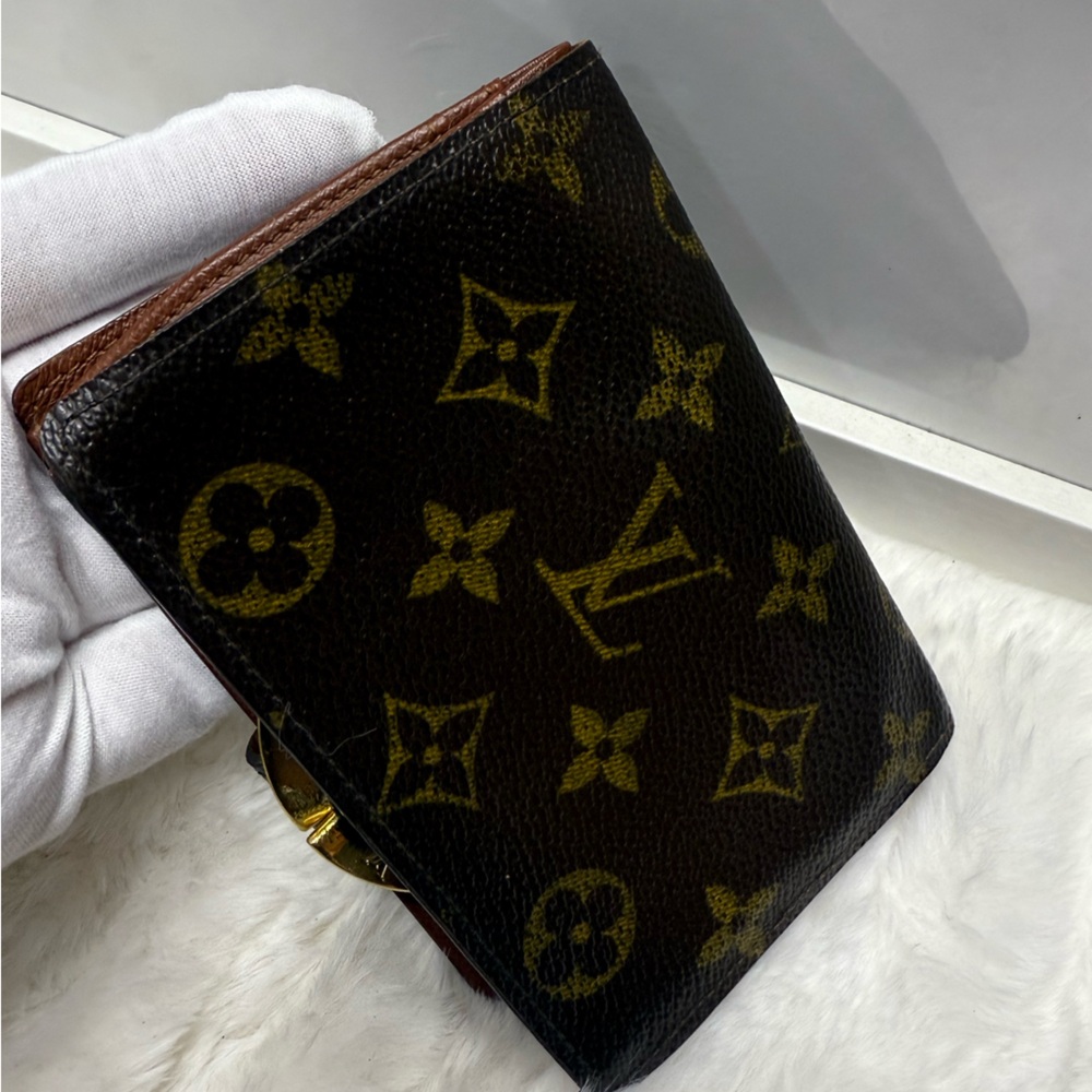 Authentic Louis Vuitton Monogram Kisslock Wallet - Picture 3 of 11